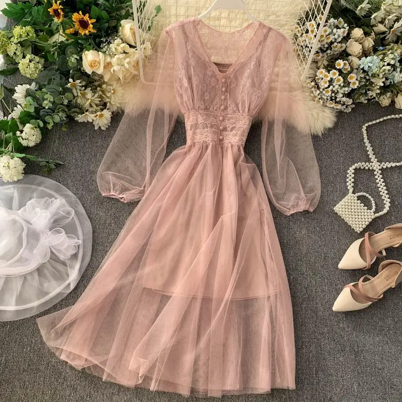 Женское кружевное платье с рукавами фонариками тонкое привлекательное