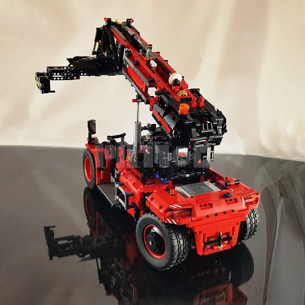 Фото Moc-56222 большой контейнер, фронтальный кран, 3500 шт., технология сращивания строительных блоков в сборе, Новогодний подарок №2