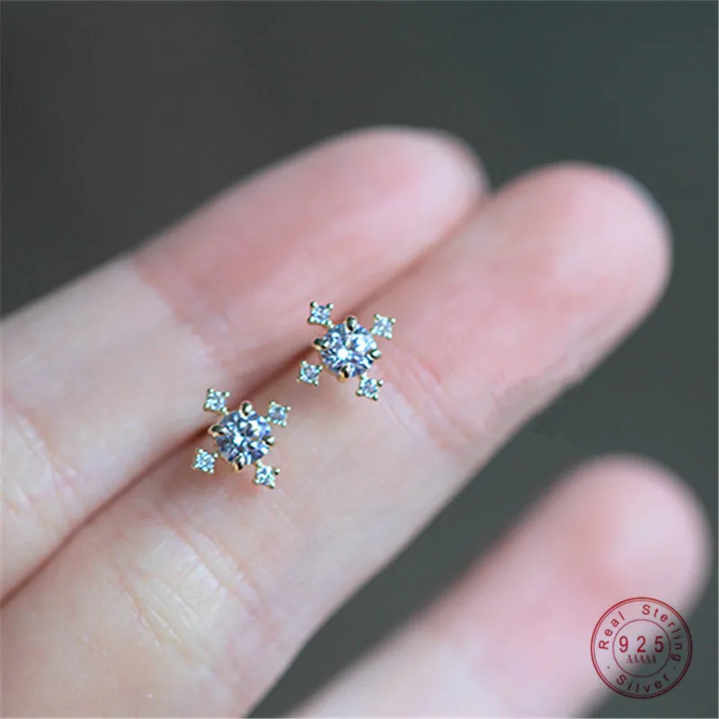 

925 Sterling Silver Plating 14K Gold Court Crystal Snowflake Stud Earrings Women Korean Temperament Wedding Jewelry Gift