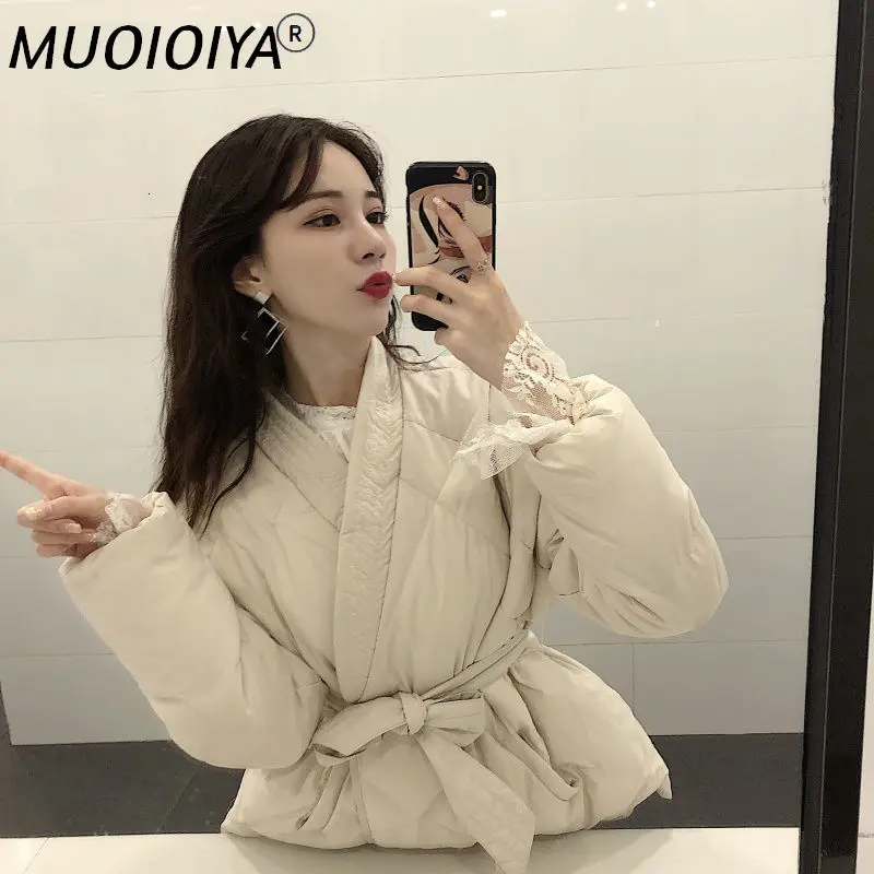 

Новинка 2021, Модная парка, Женское зимнее теплое хлопковое пальто, плотная Корейская дизайнерская повседневная куртка, верхняя одежда с пояс...