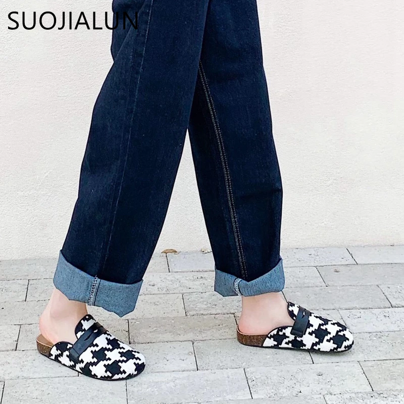 SUOJIALUN Houndstooth Pattern Mule Shoes: Round Toe Slippers for Outdoor Activities image 3