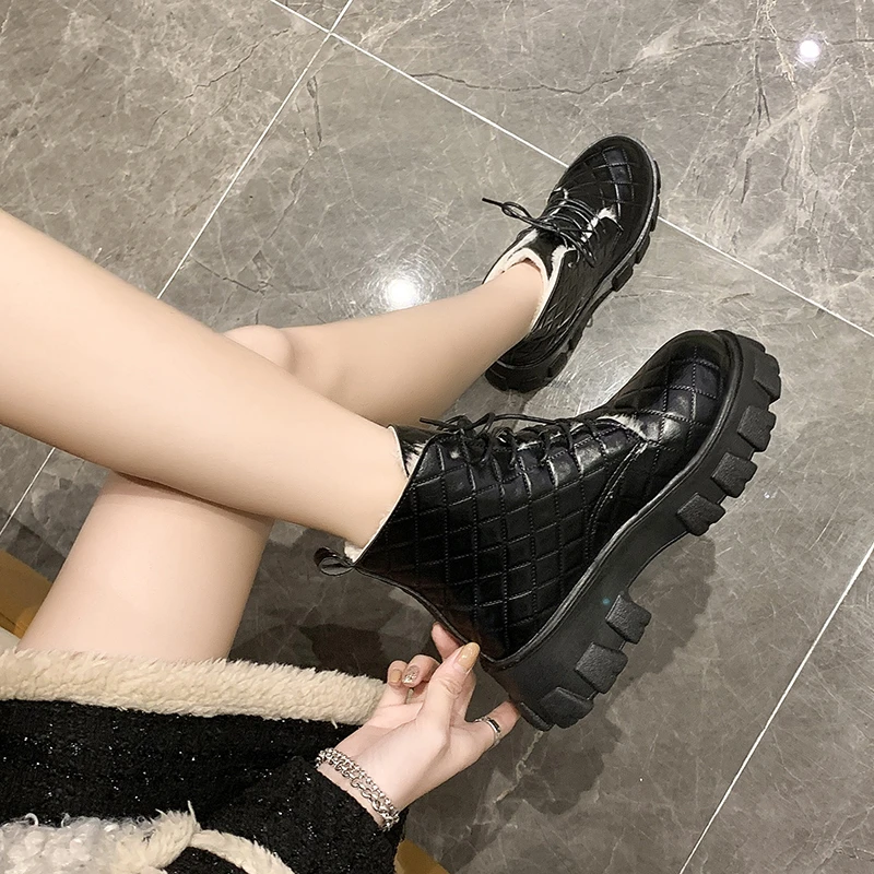 

Ботильоны женские на платформе, зимние ботинки на шнуровке, на толстом каблуке, кожаная обувь с Плюшевым Мехом, теплые полусапожки