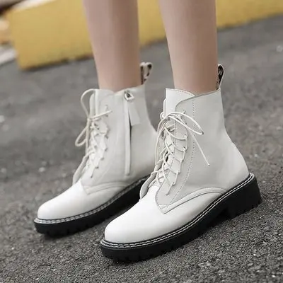 Модные Белые мотоциклетные ботинки обувь на плоской подошве женские из