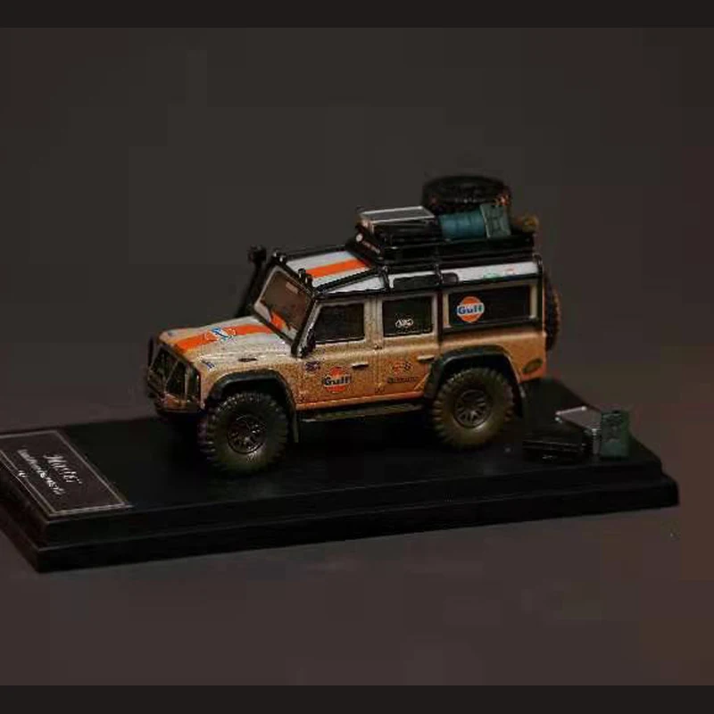 Master 1/64 Model Car Land Rover Defender 110 GULF Muddy Version Alloy Die-cast Vehicle With Luggage | Игрушки и хобби