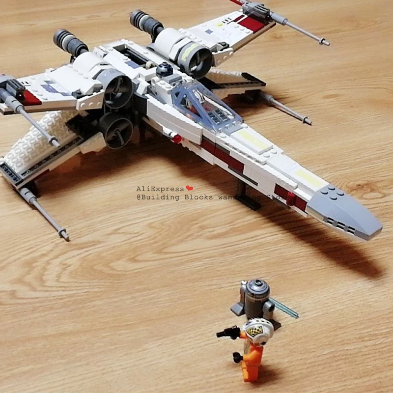 

Конструктор «Звездный истребитель» серии X-Wing из 4 блоков, 05145, 819 шт.