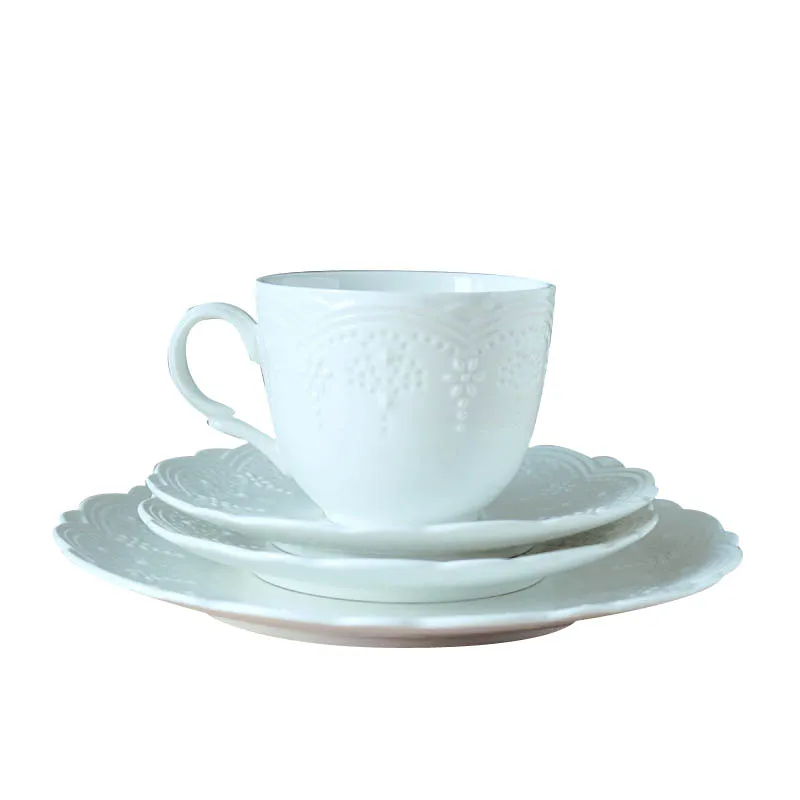 Керамическая белая рельефная Цветочная узор элегантная лепестковая тарелка