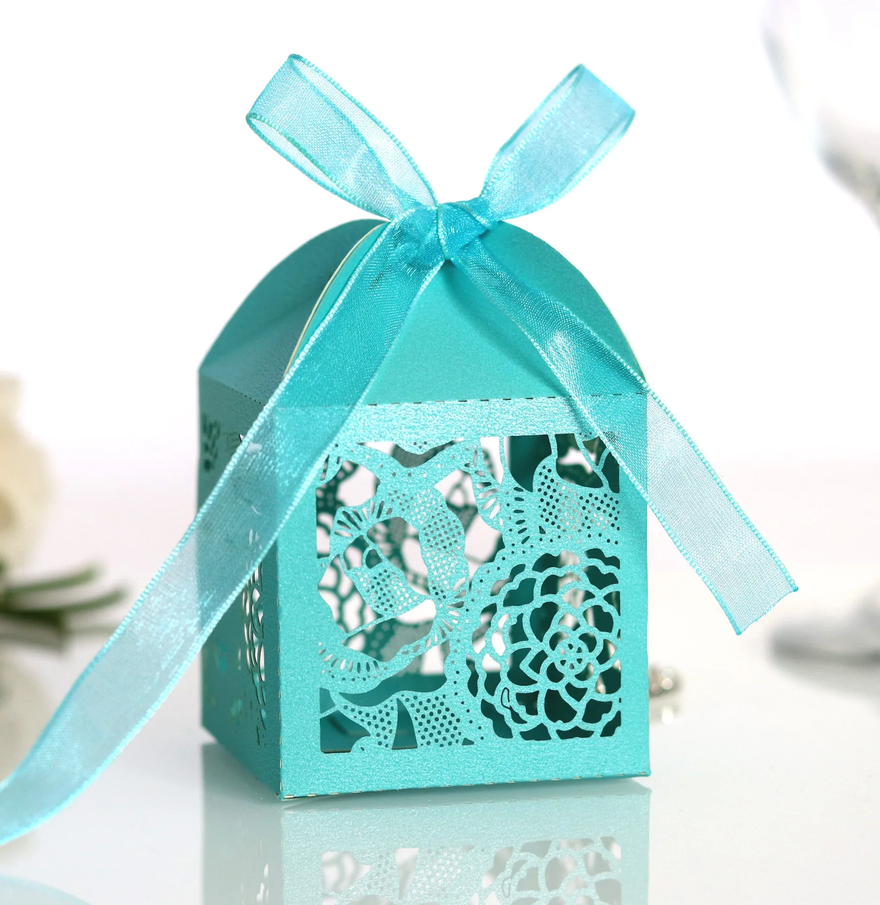 Свадебная декоративная коробка для шоколада конфет 3D полая Лента лазерная резка