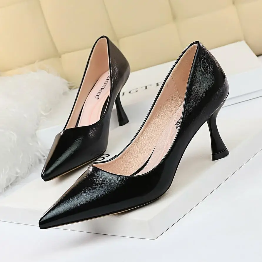 Черный New Women Pumps High Thin Heel Metal Pointed Toe Shallow Sexy Ladies Bridal Wedding Women Shoes Gold High Heel Female Pumps - Цвет: Черный