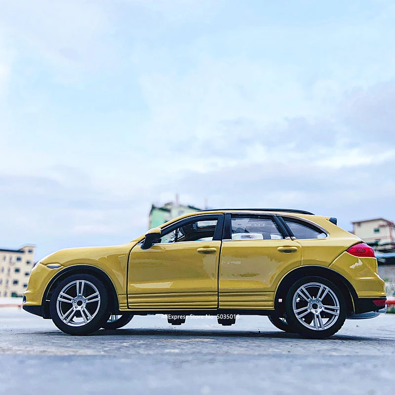 Bburago 1:24 Porsche Cayenne Turbo моделирование брелок для автомобильных ключей модель ремесел