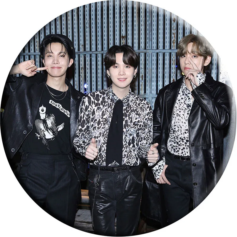 Оптовая продажа Bangtan Boys Kpop 2021 год значок на пуговицу с надписью тему сезона одежду