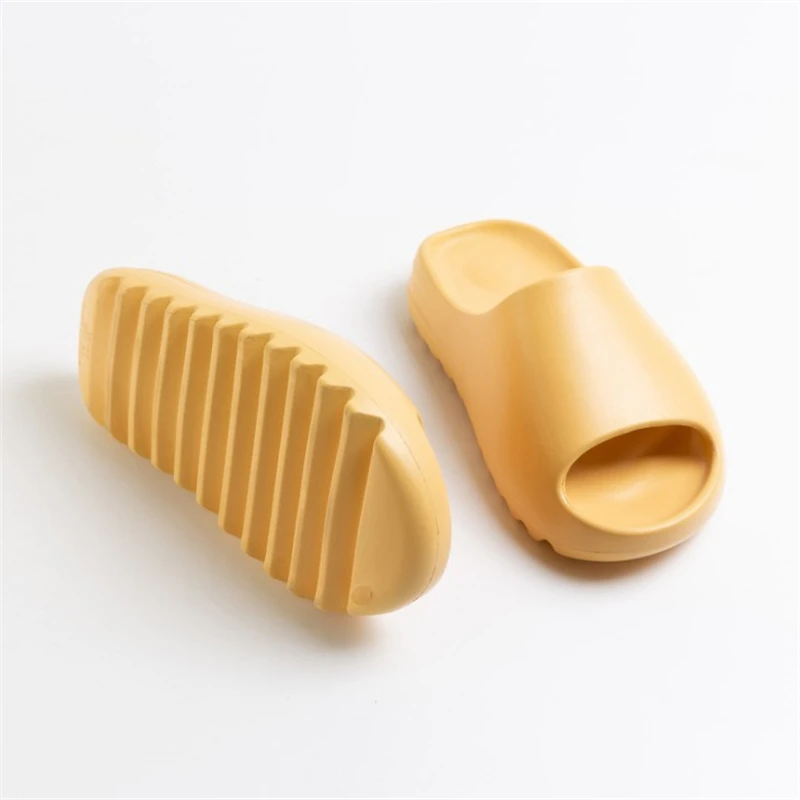 

2021 slippers for men Indoor room shoes mens soft slippers Men Non-slip bathroom home shoes Flat Thick sole Slides men's sandals