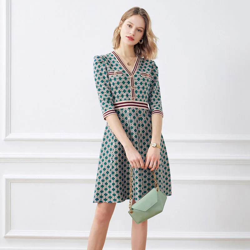 Женское трикотажное платье-свитер в клетку с длинным рукавом | Женская одежда