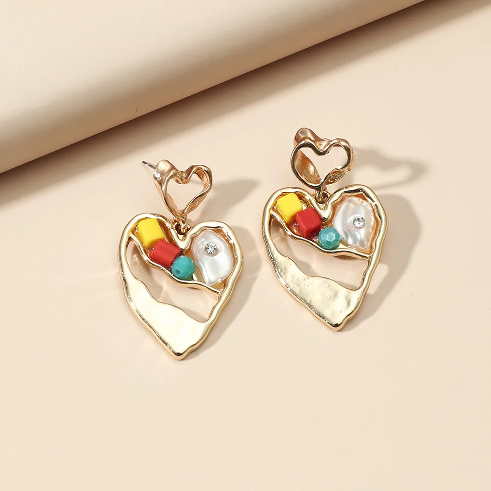 

Vintage Baroque Pearl Gravel Heart Shape Earrings for Women Western Cute Crystal Metal Hanging Earrings Jewelry Wholesale EH065