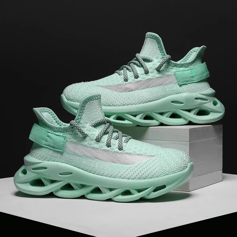 

New Kids Sport Shoes for Boys Mesh Lightweight Sneakers Boys Girls Casual Lace-up Trainers Children Brand Breathable Shoes Fit