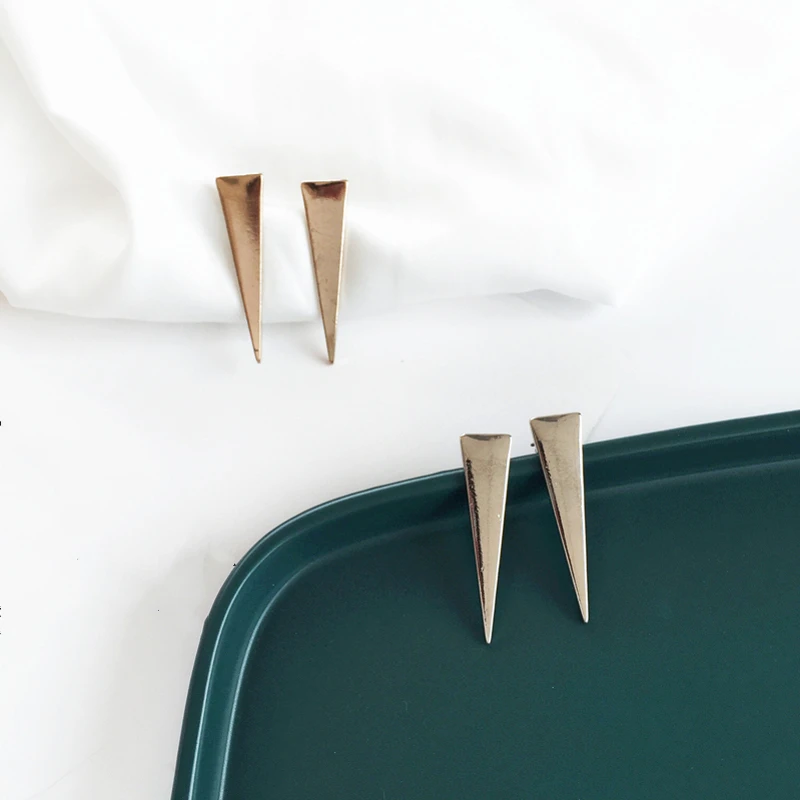 Блестящие металлические треугольные серьги для женщин ювелирные