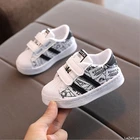 Кроссовки для мальчиков и девочек, модная спортивная дышащая обувь на плоской подошве, повседневные студенческие, белые, на осень