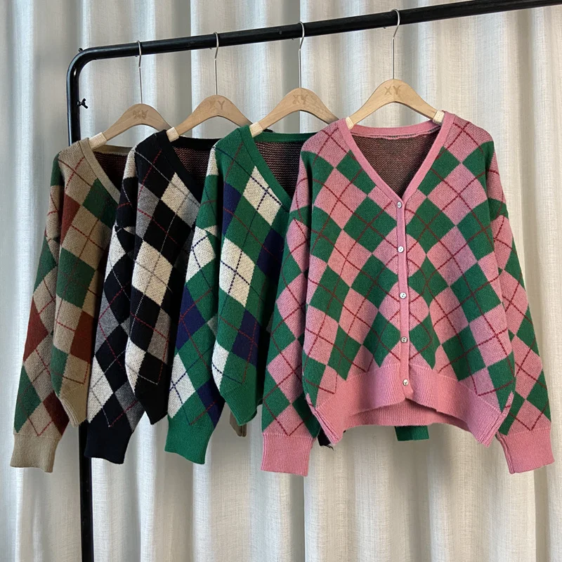 

Женский трикотажный свитер с V-образным вырезом и длинным рукавом