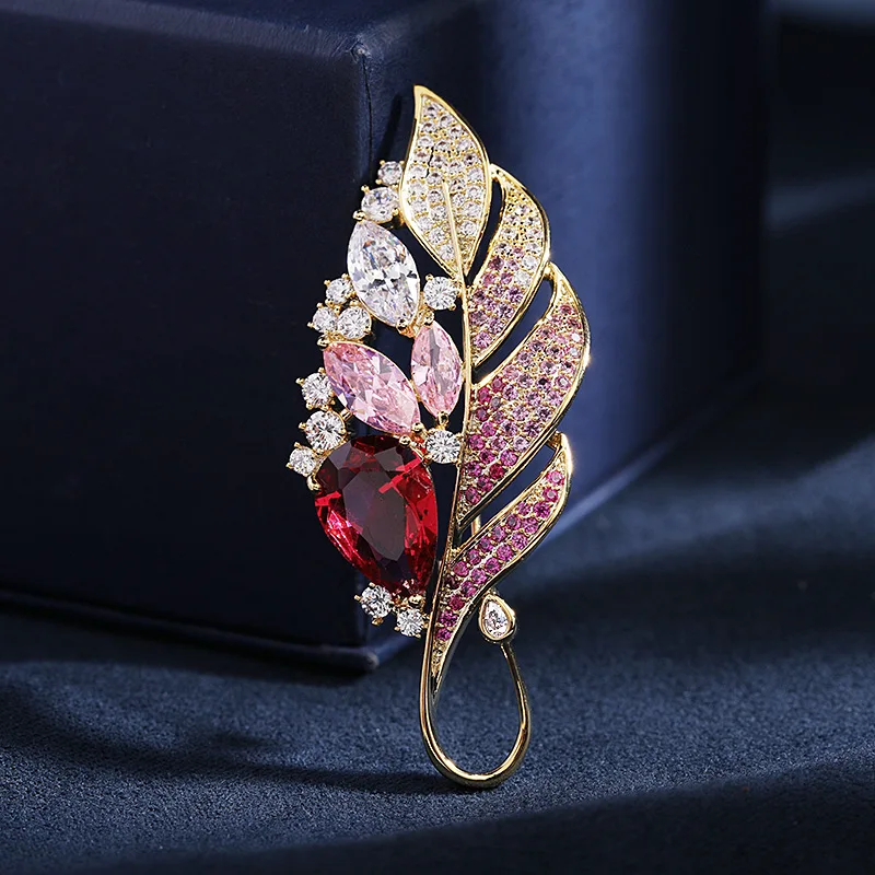 

Elegant Temperament Fashion Leaf Brooches Pins Brand Designer Statement Feather Corsage Jewelry Women Brooch Pin Accessories