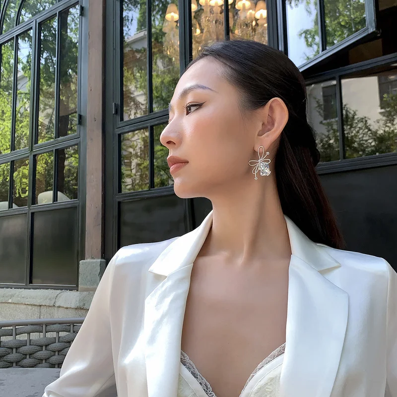 

Timeless Wonder Gorgeous Zirconia Bowknot Statement Stud Earrings Women Ins Party Designer Goth Rare Fancy Gift Runway Emo 1322