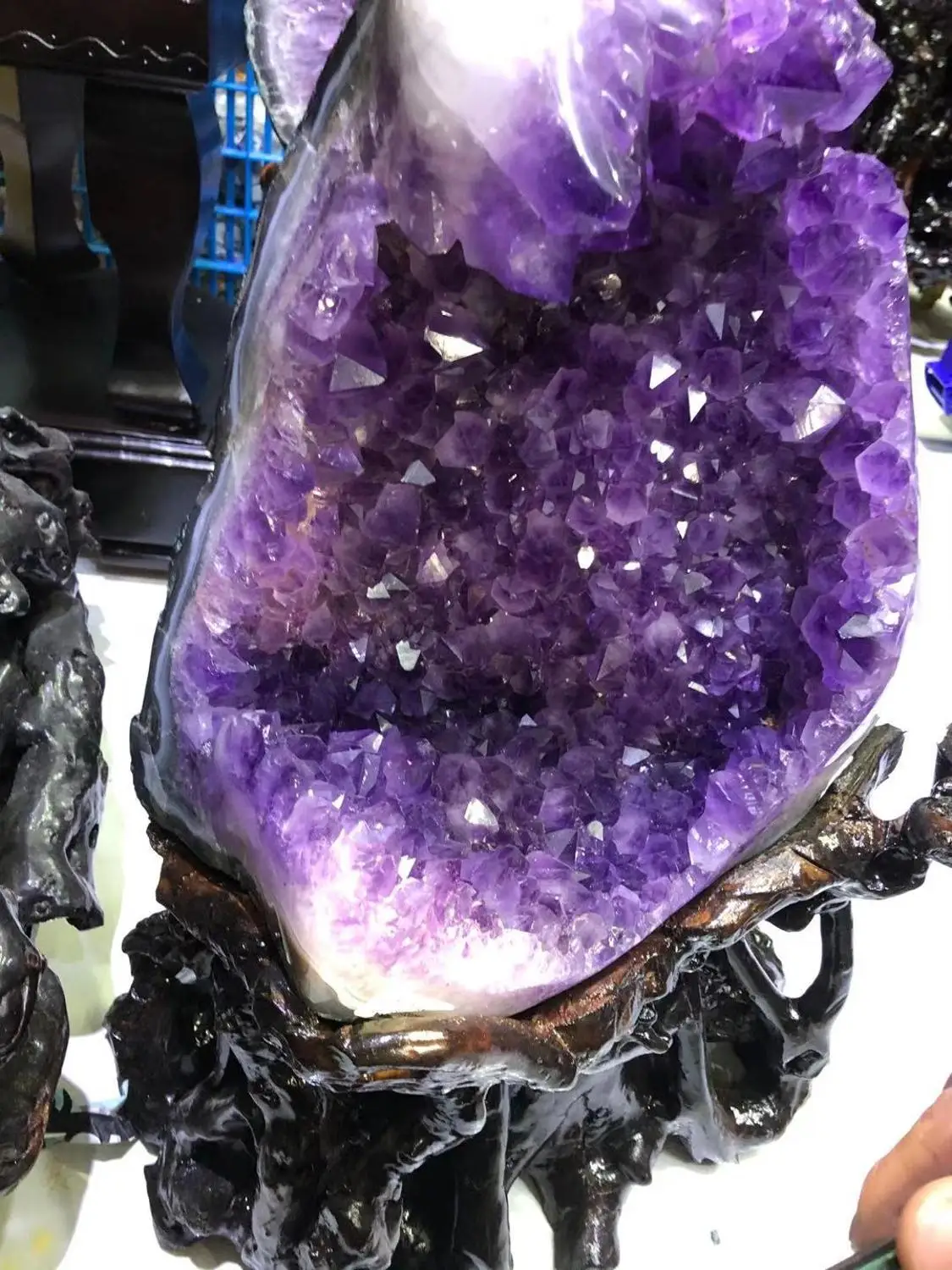 

Natural amethyst hole decoration demagnetization purification transfer Fortune town house corsage basin feng Shui stone