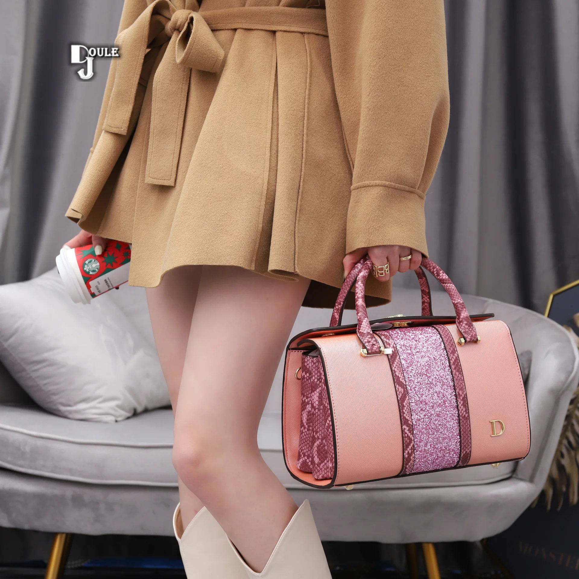 

2021 new type women's bag hand-held crossbar Sequin bag