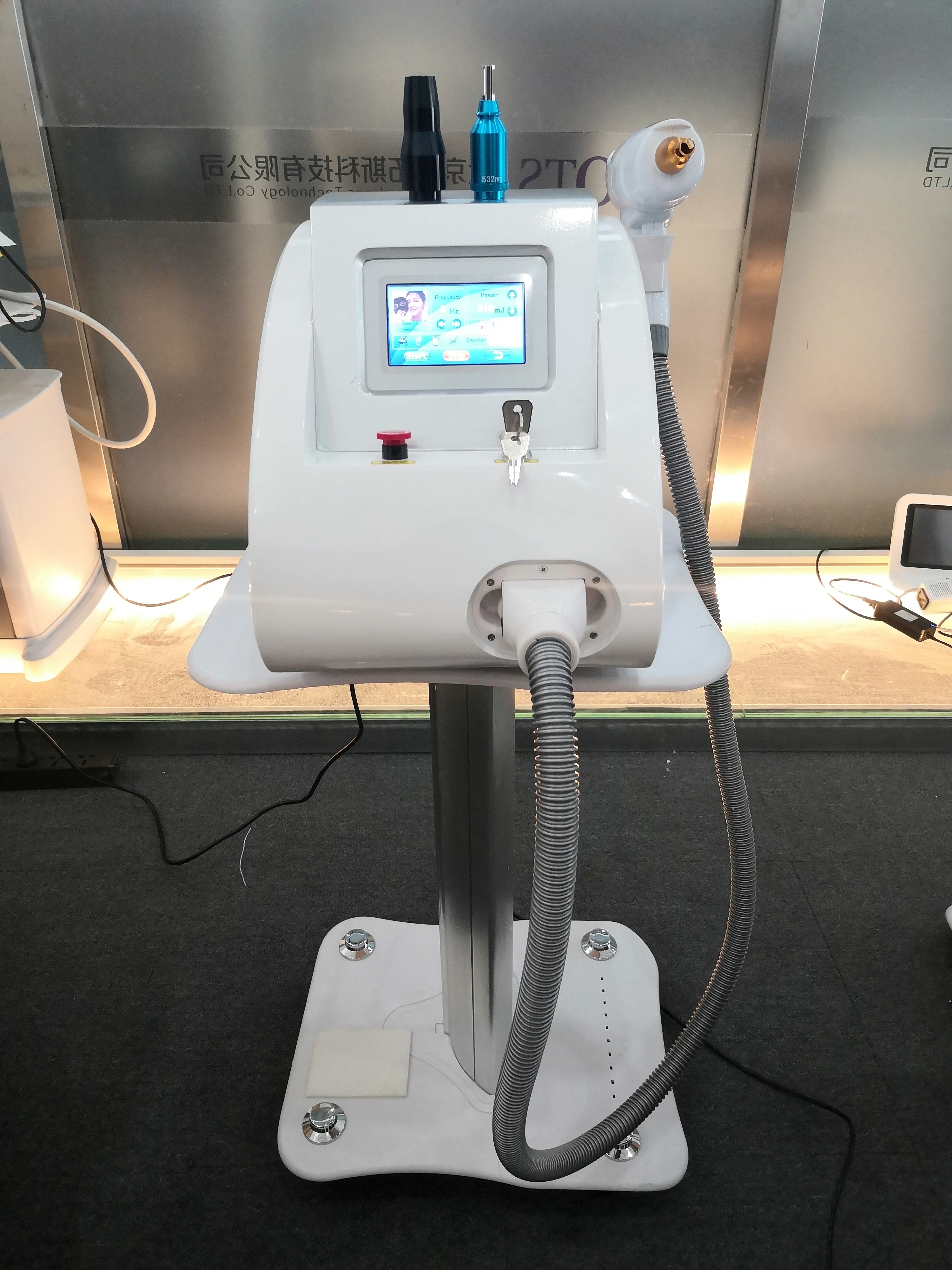 2021 High Quality Portable 1064 532nm Q Switched ND Yag Laser CE Approved Tattoo Removal Machine Price | Красота и здоровье