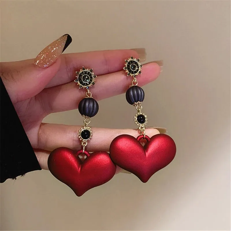 

ZHUOY Ins Retro Long Tassel Acrylic Spherical Heart Pendant Earrings for Women Hyperbole Personality Large Drop Earrings Jewelry