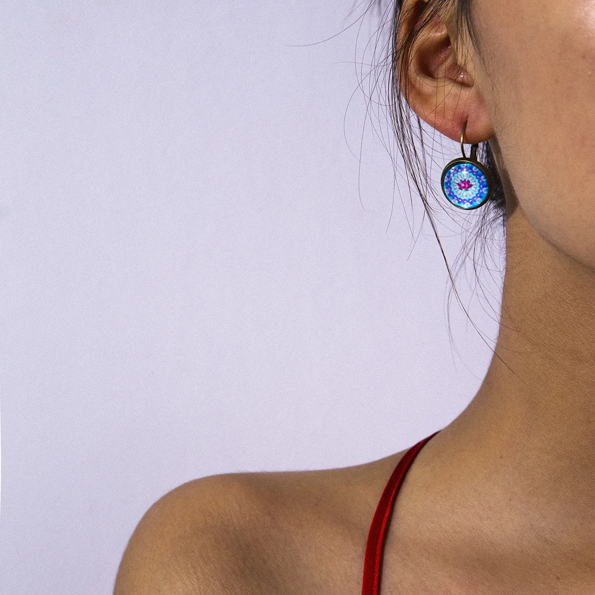 

Visisap Vintage Copper Color Hoop Earrings Women's Snow Flower Acrylic Earring for Christmas Gifts Jewelry Factory B0356
