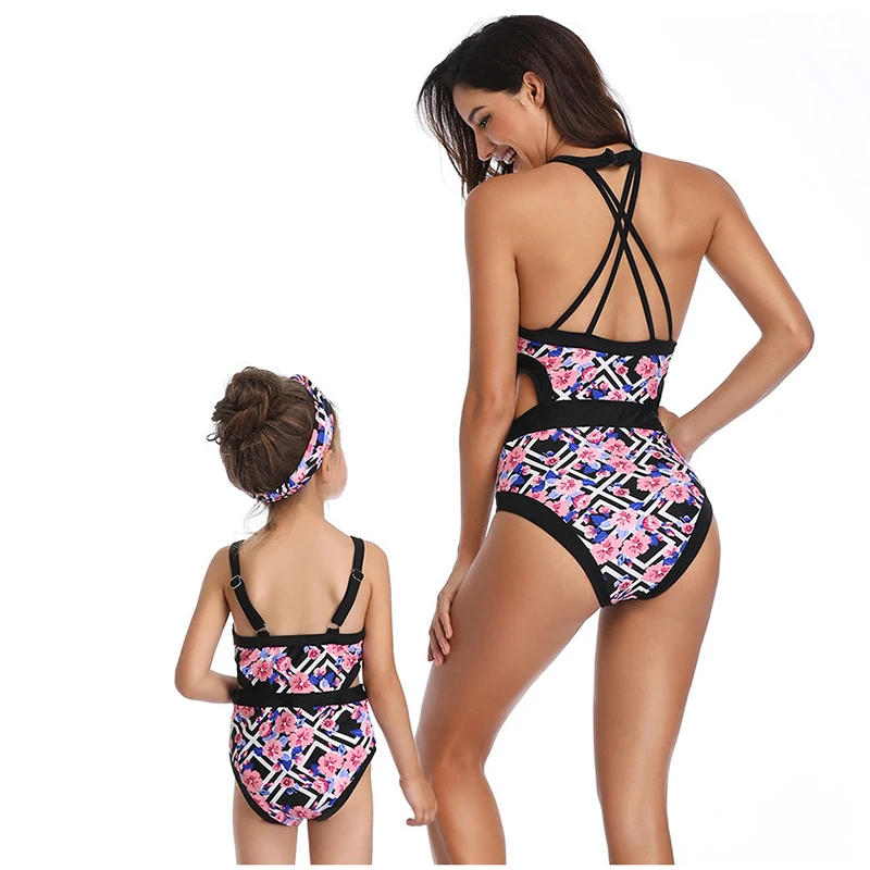 Новинка 2020 Семейные комплекты купальники для мамы и дочки семейные бикини