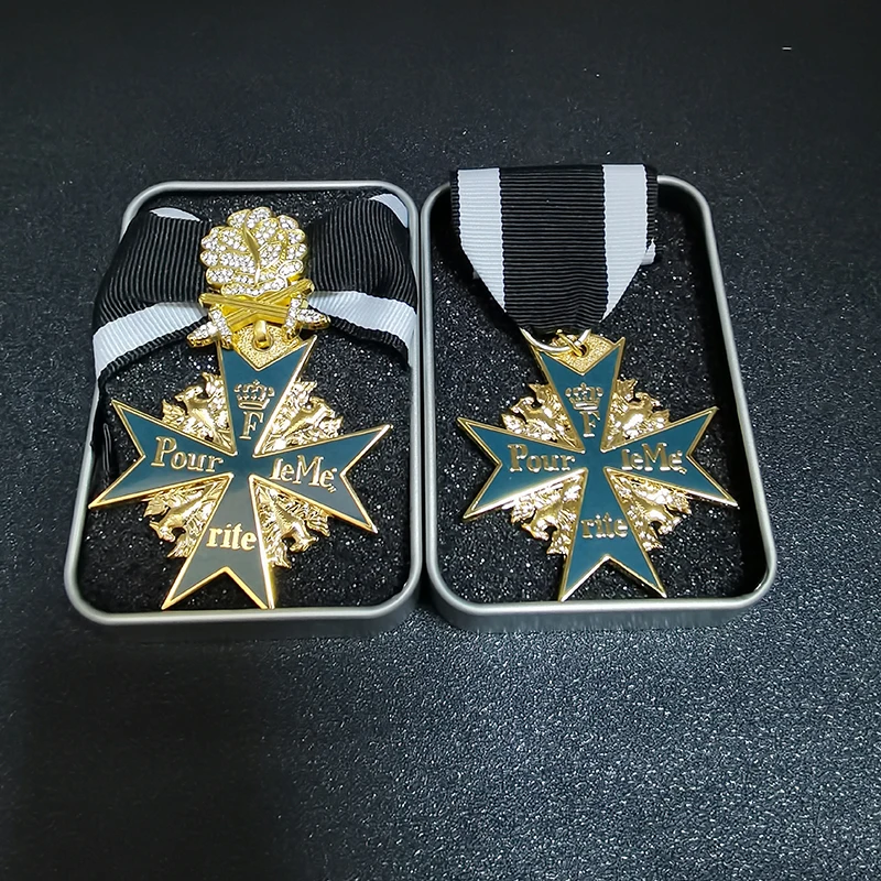 1 шт. медаль с крестом Marx и дубовым листом|Безвалютные монеты| |