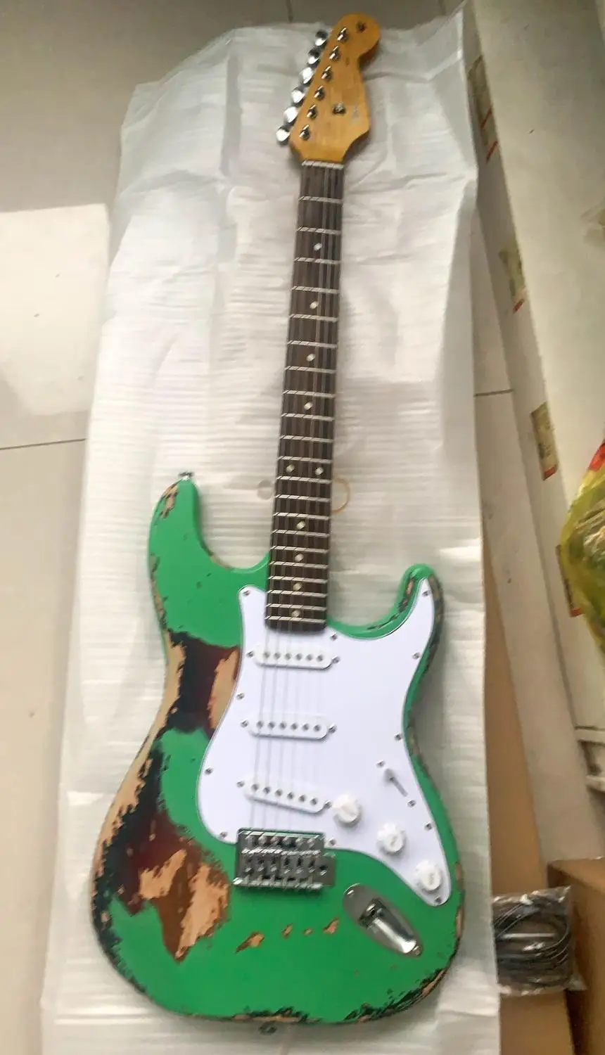 Бесплатная доставка электрическая гитара реликсис ручная работа SRV старый