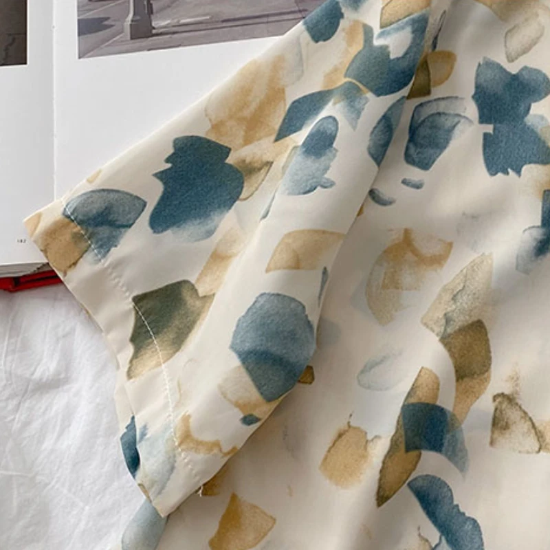 

Printed Casual Short Sleeve Shirts Women Turn-down Collar Fashion All-match Single Breasted Blouses Female Vintage Chic Retro