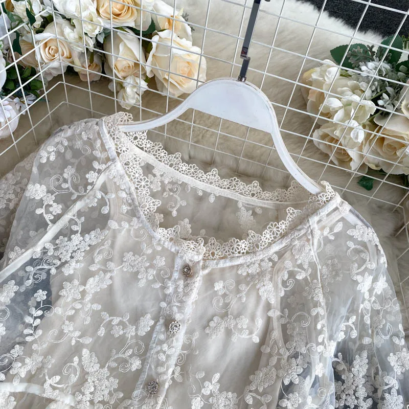 Дворцовый стиль с пышными рукавами ретро Кружевная блуза вышивкой 2020 Новая