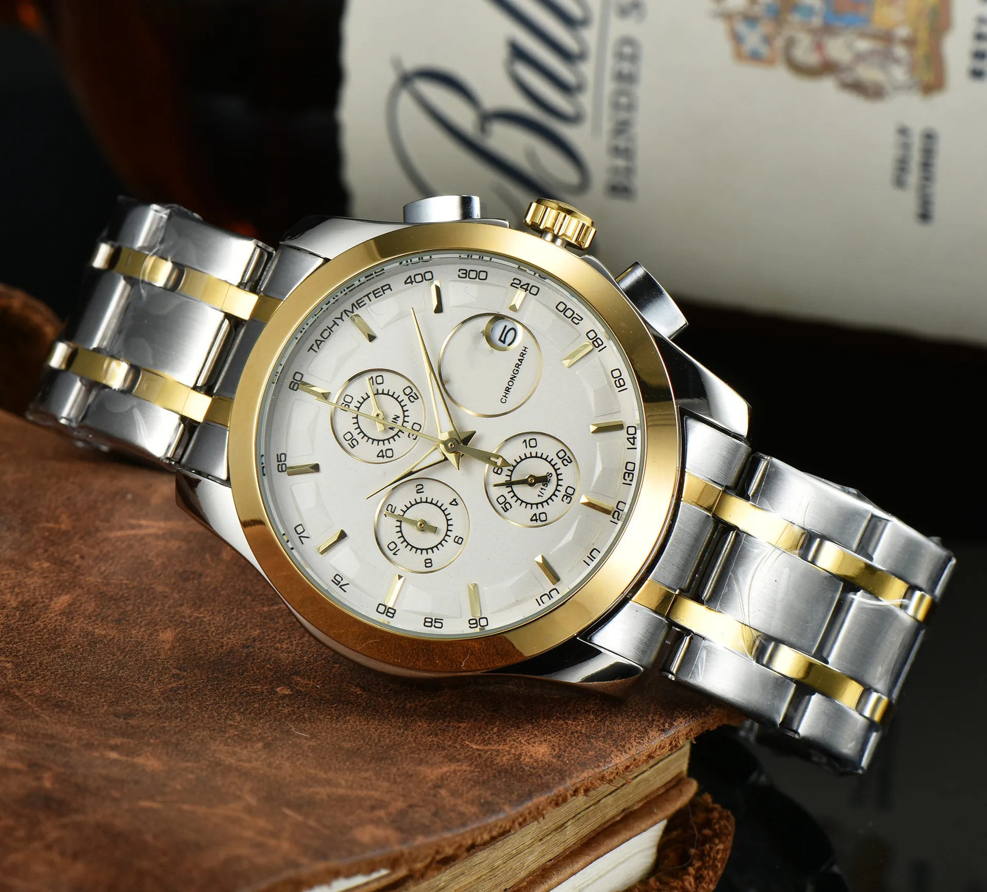 

AAA+New fashion classic men's high grade business watch waterproof watch wine barrel watch personality WATCH QUARTZ WATCH