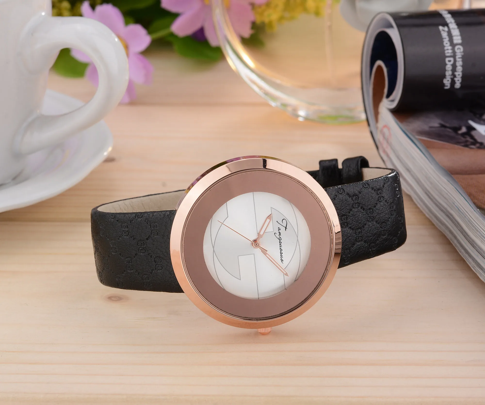 Часы женские кварцевые под розовое золото Брендовые повседневные