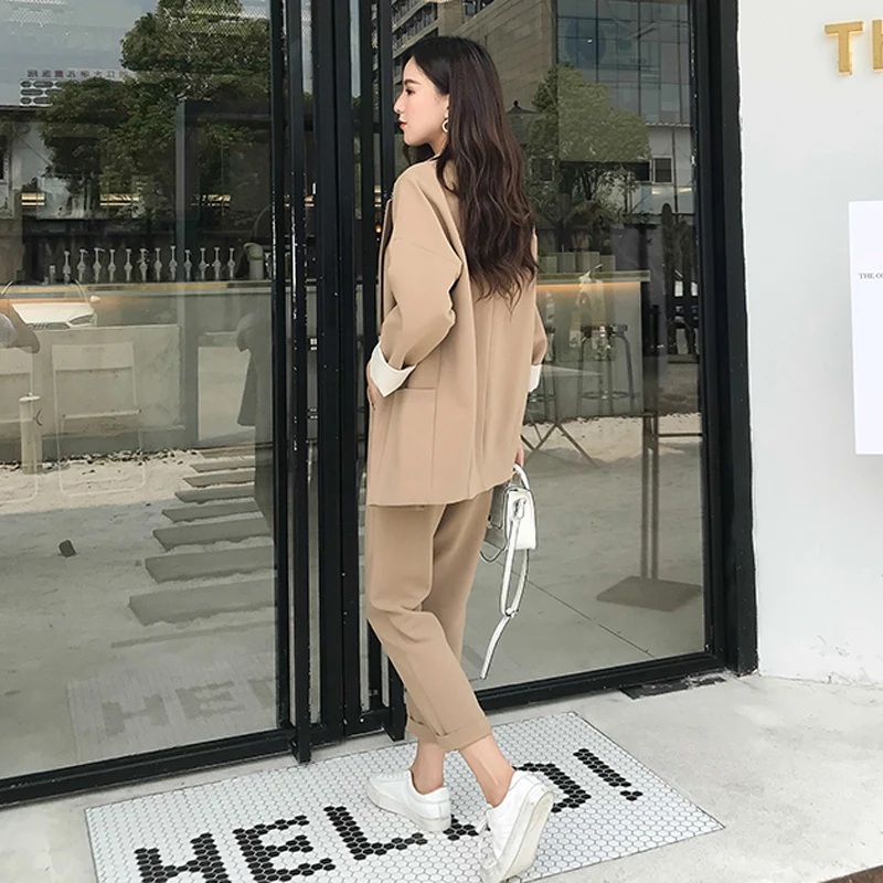 Женский Повседневный костюм Bella Philosophy однотонный блейзер с отложным воротником и