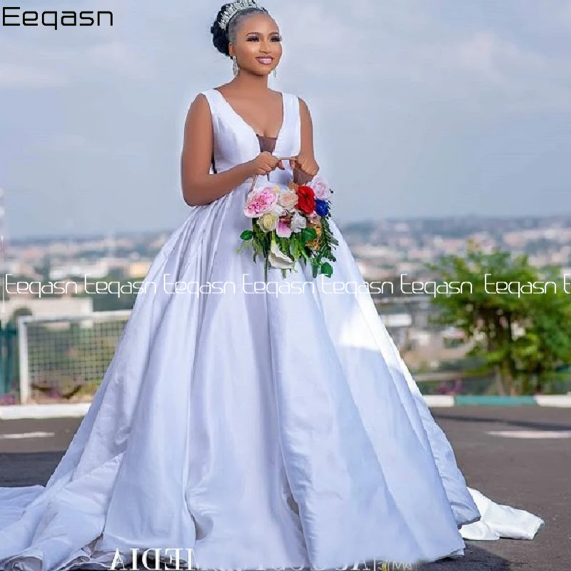 

Eeqasn в африканском стиле атласные свадебные платья с длинным шлейфом бальное платье корсет с треугольным вырезом на спине, свадебное платье ...