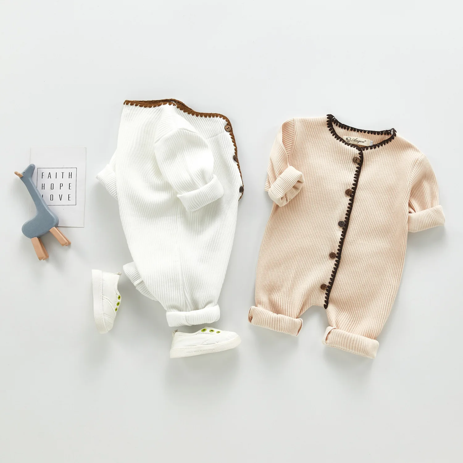 

Newborn Baby Solid Color Knitted Romper Fall Winter Long Sleeve Round Neck Button Jumpsuit Casual Style Playsuit One-Pieces 2020