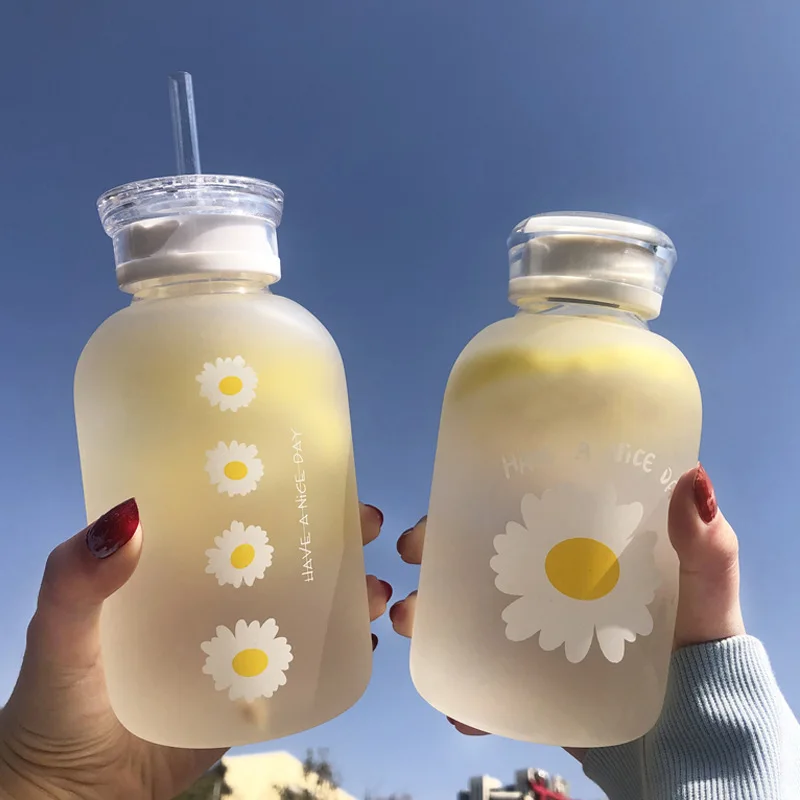 

480ml Flower Daisy Milk Juice Cute Water Bottle Frosted Glass Bottle with Straw Kawaii Drinking Bottles with Scale 2 Lids