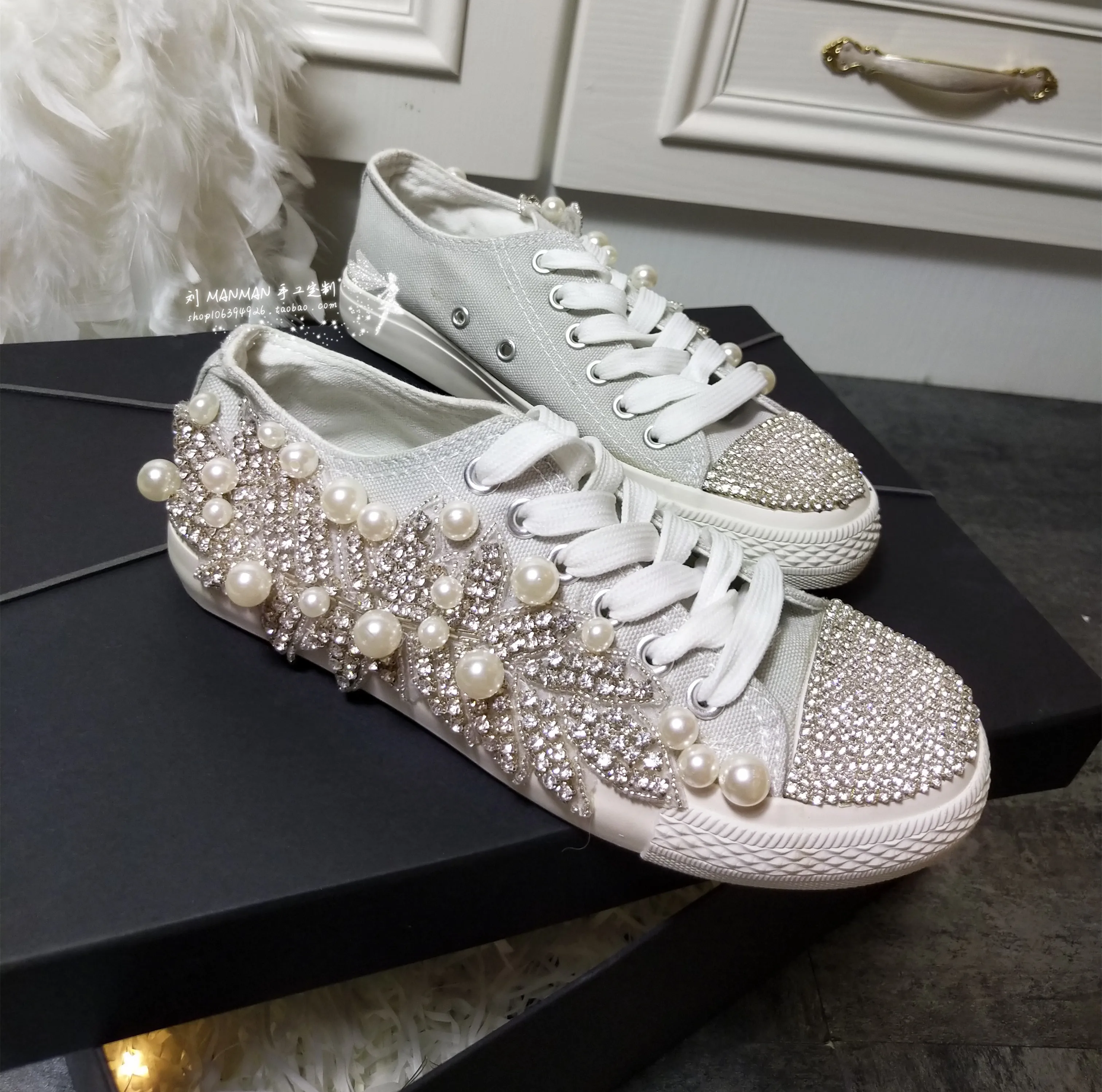 

2021 new handmade diamond-studded canvas shoes flat bottom low-cut diamond shoes pearl-studded diamond handmade shoes