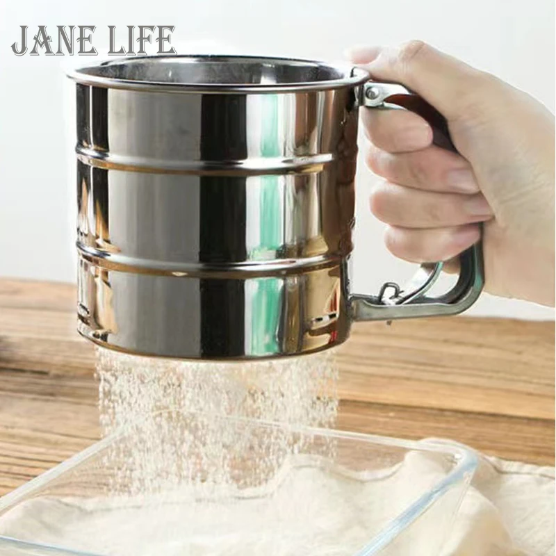

Stainless Steel Flour Sieve Cup Powder Sieve Mesh Kitchen Gadget for Cakes Hand-Screened Sugar Mesh Sieve Baking Sieve Strainer