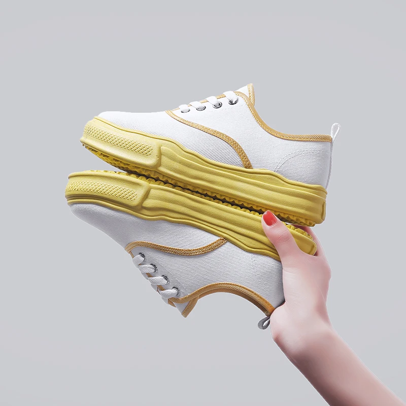 Новое поступление женские кроссовки для бега в классическом стиле на шнуровке