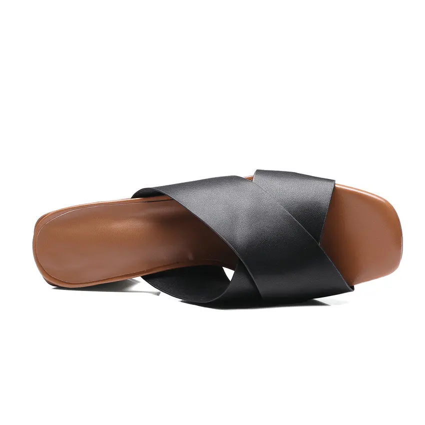 Женские босоножки из натуральной кожи QUTAA черные на высоком устойчивом каблуке с