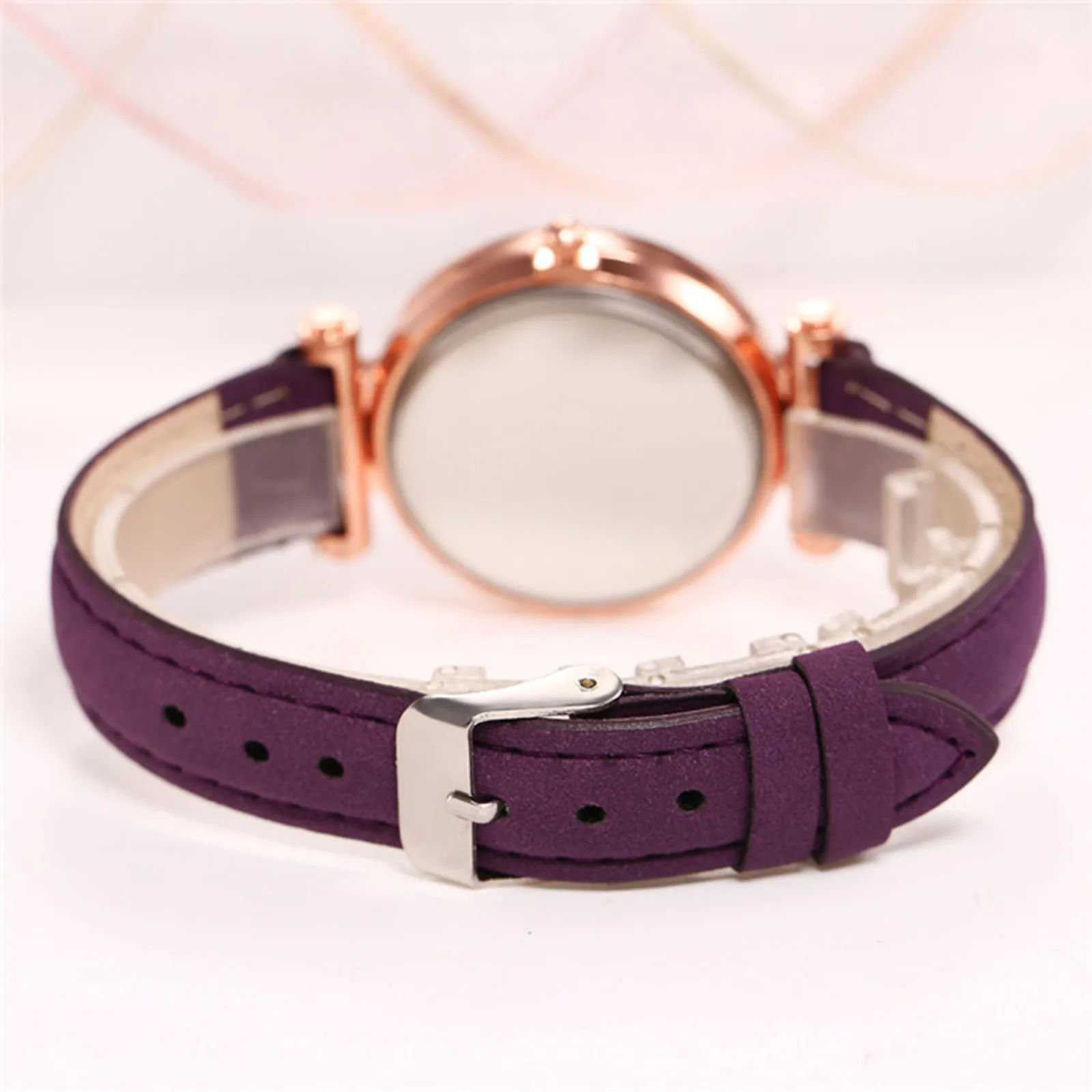 

Women Fashionable Star Sky Exquisite Diamond Watch Female Retro Silicone Strap Quartz Watch Ladies Alloy Wristwatch Montre Femme