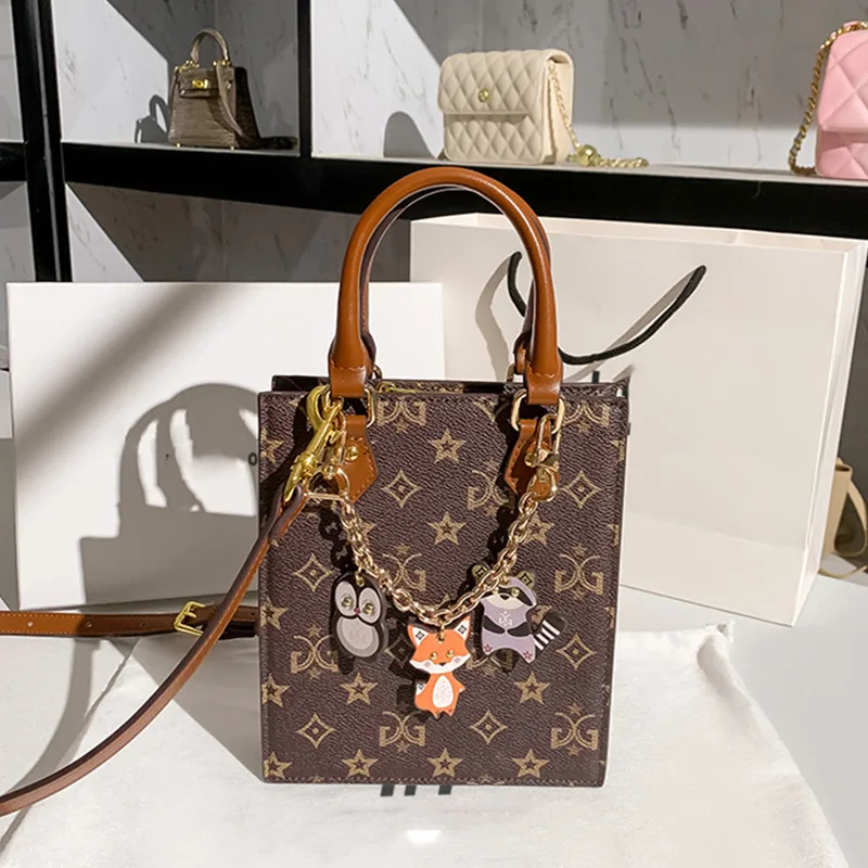 

Дамские сумочки из натуральной кожи, новинка 2021, модная сумка-мессенджер на одно плечо с принтом в стиле ретро, Высококачественная Роскошна...