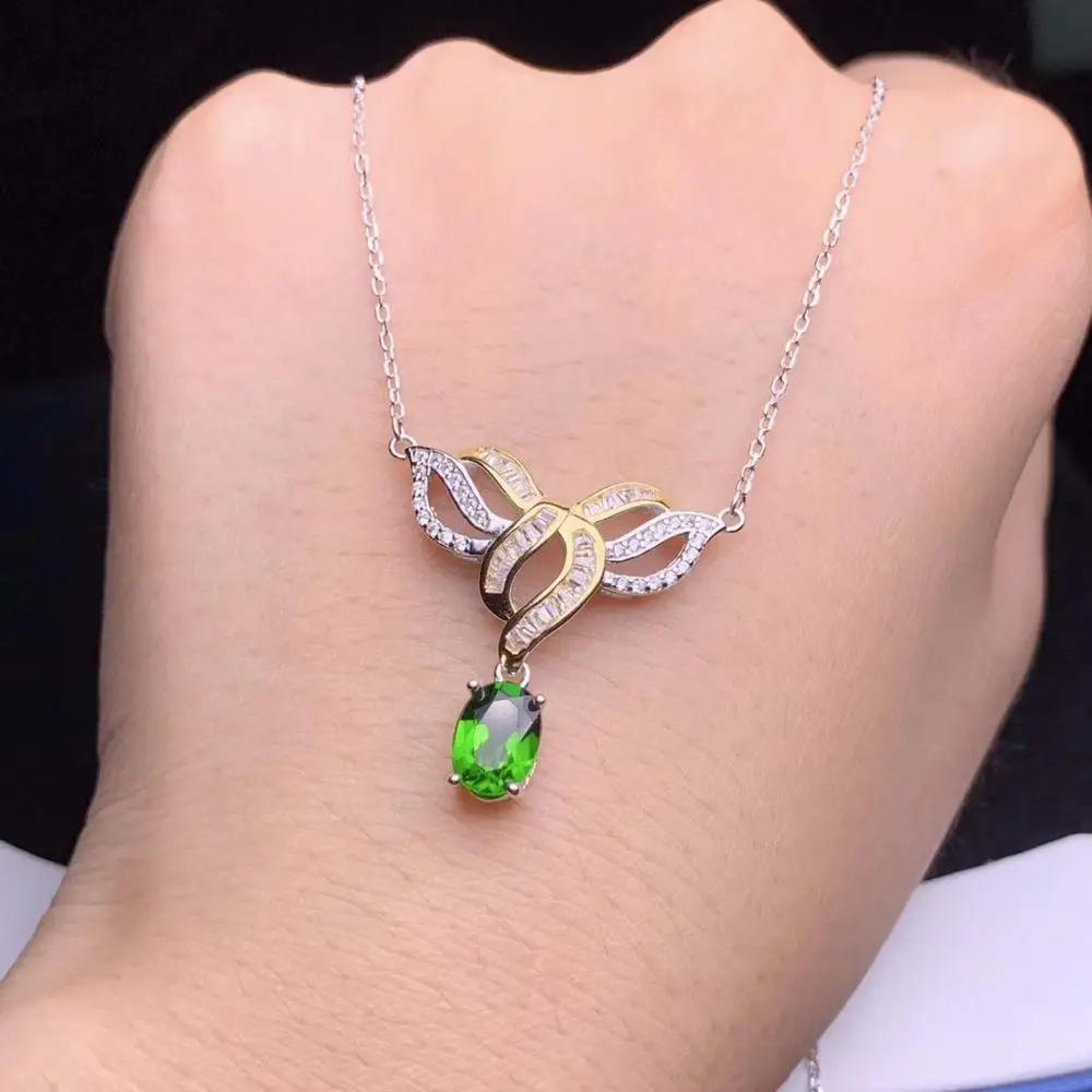 Подвеска из натурального драгоценного камня в виде диопсида | Украшения и