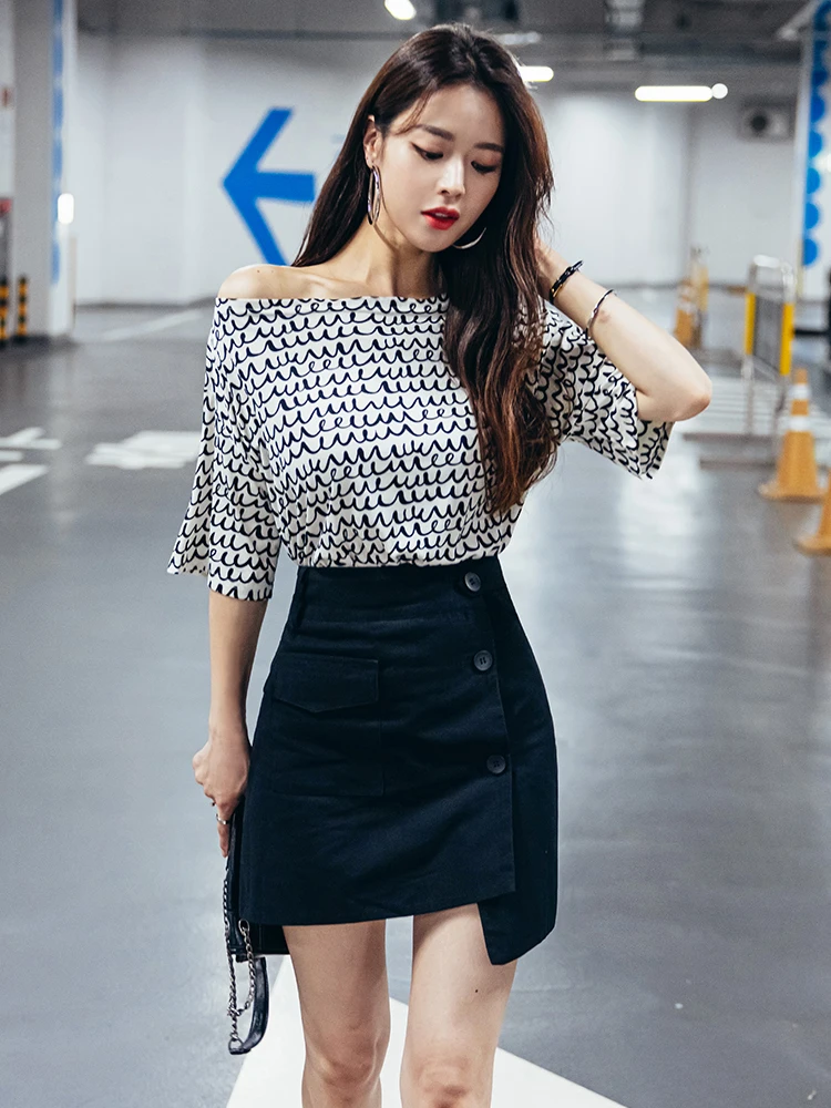 

Off Shoulder Short Sleeve Loose T Shirt for Women 2021 Summer Casual High Street Top Female Oversized Korean T Shirt