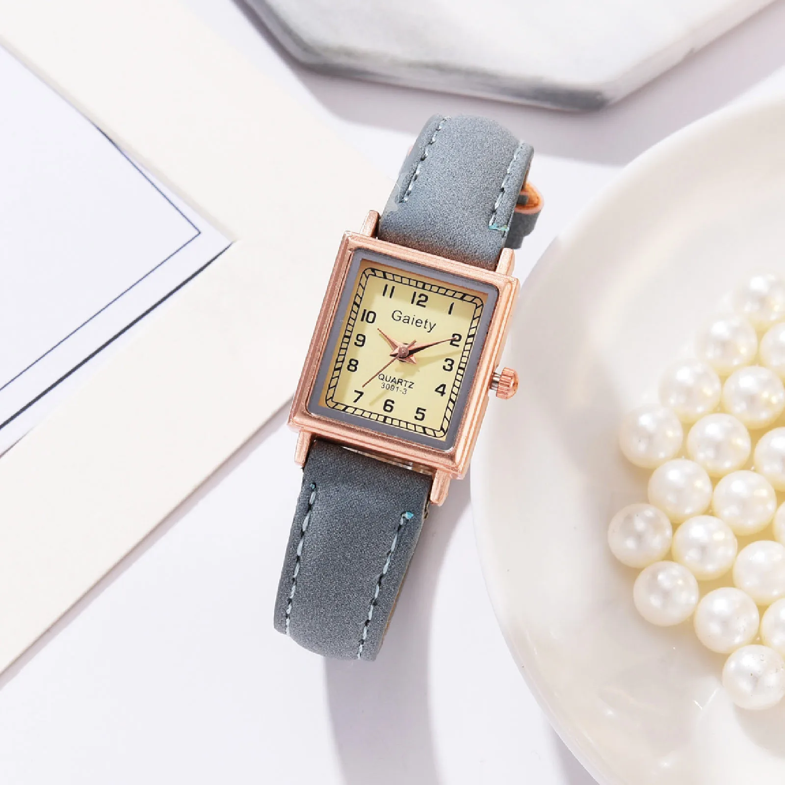 

2021 Women Belt Type Watch Luxury Rose Gold Border Square Wristwatch Ladies Fashion Casual Exquisite Watch Reloj De Mujer
