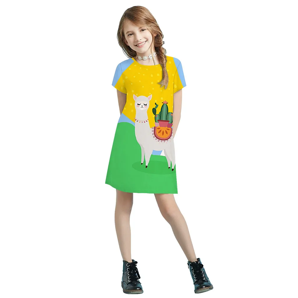 Детское платье-футболка с короткими рукавами и объемным цифровым принтом