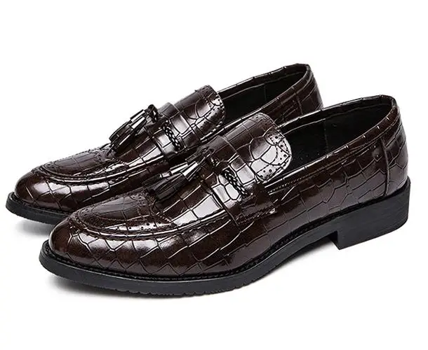 Мужская кожаная обувь в деловом стиле новые модные мужские туфли с бахромой